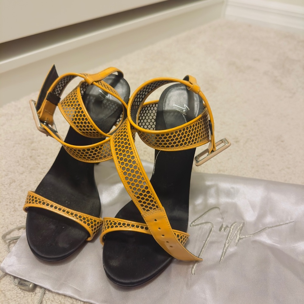 🛑SOLD🛑Giuseppe Zanotti strapped high heel